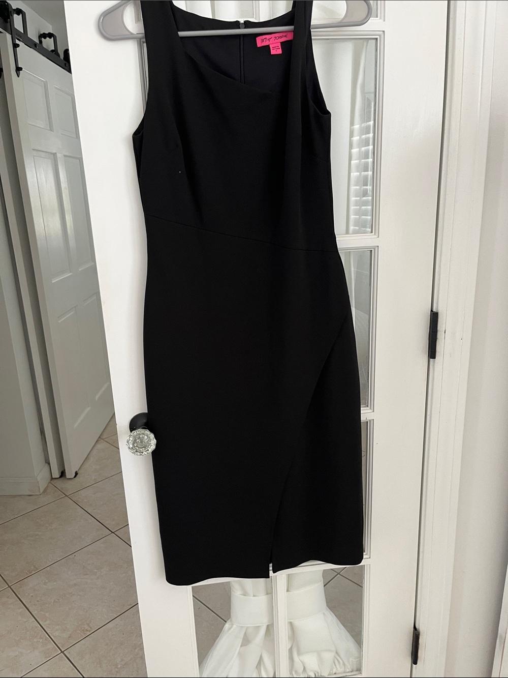 Betsy Johnson Black Sleeveless Midi Sheath Dress